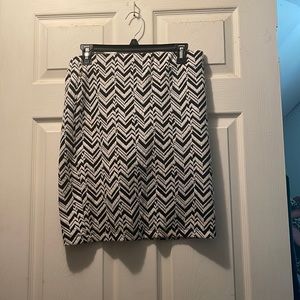 Black and white thick skirt.